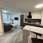 Apartment Deniz's Serviced Apartment. *